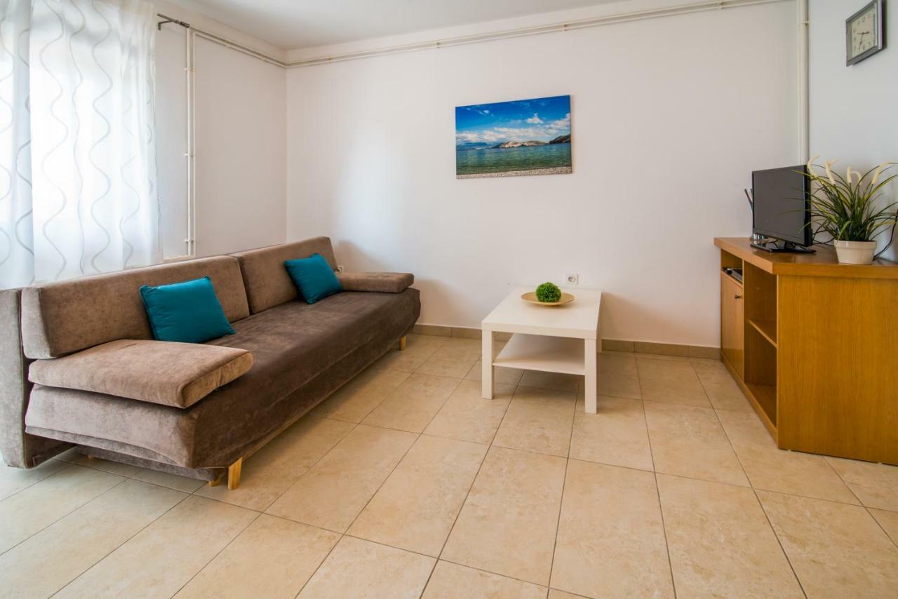 Apartments Marija & Anton Malinska Esterno foto