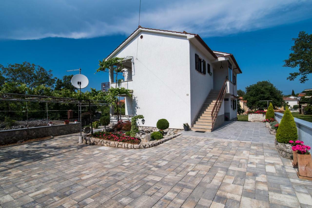 Apartments Marija & Anton Malinska Esterno foto