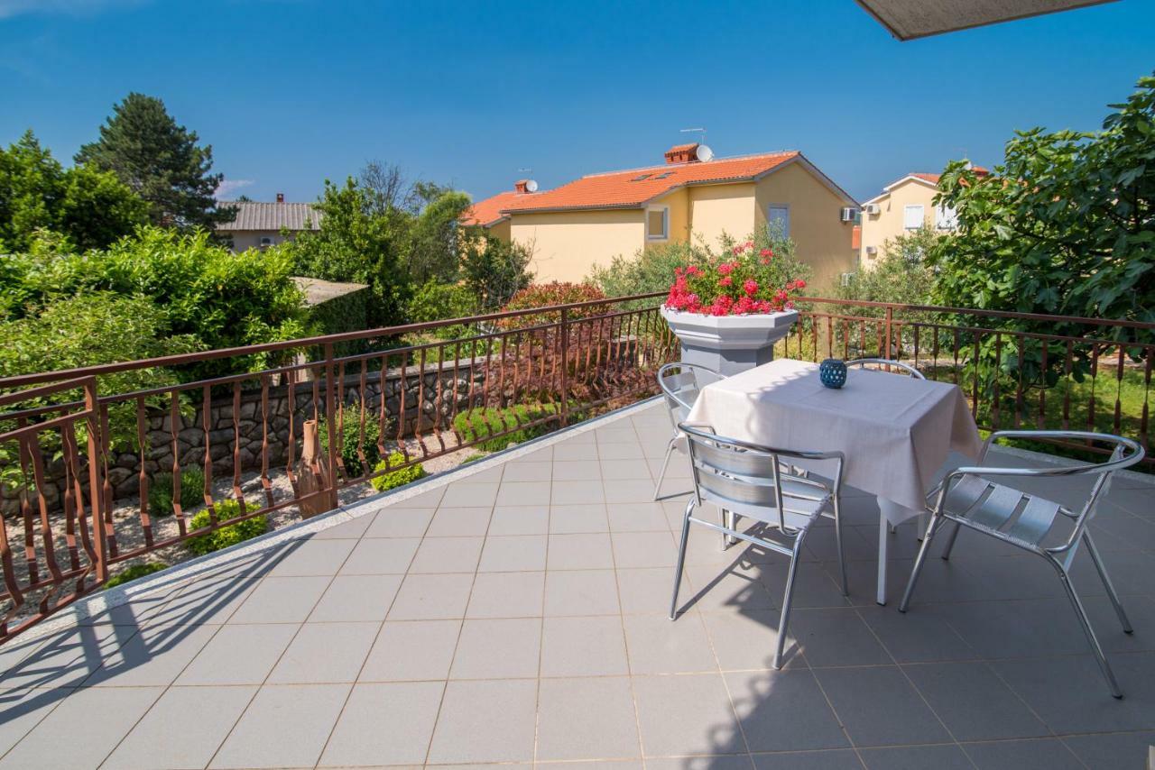 Apartments Marija & Anton Malinska Esterno foto