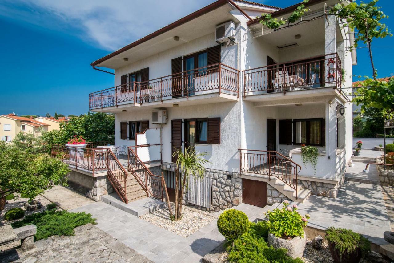 Apartments Marija & Anton Malinska Esterno foto